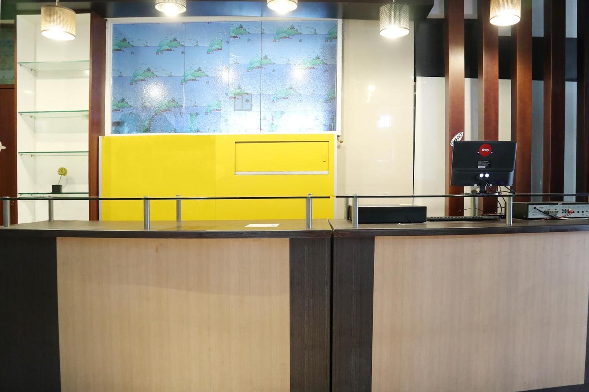 Oyo 1673 M Authentic Kost Man Hotel Padang  Exterior foto